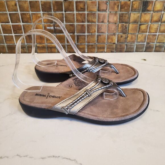 Minnetonka Women's Silverthorne 360 Sandals 9 Silver Comfort Padded Boho Casual - Picture 3 of 13